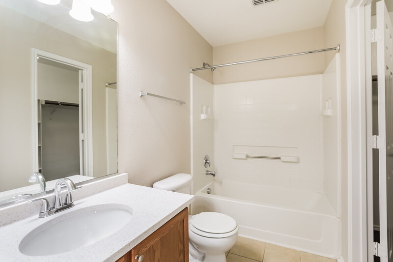 2,060/Mo, 1428 Waterford Dr Little Elm, TX 75068 Main Bathroom View