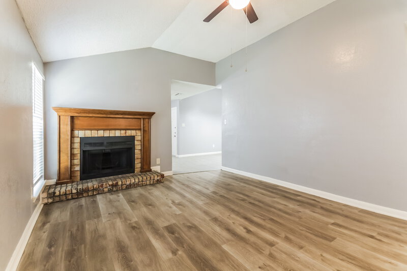 1,845/Mo, 1112 Paintbrush St Mesquite, TX 75149 Living Room View