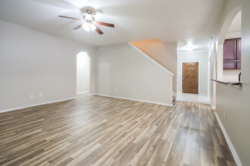 2,405/Mo, 119 Chamblin Dr Cedar Hill, TX 75104 Living Room View 2