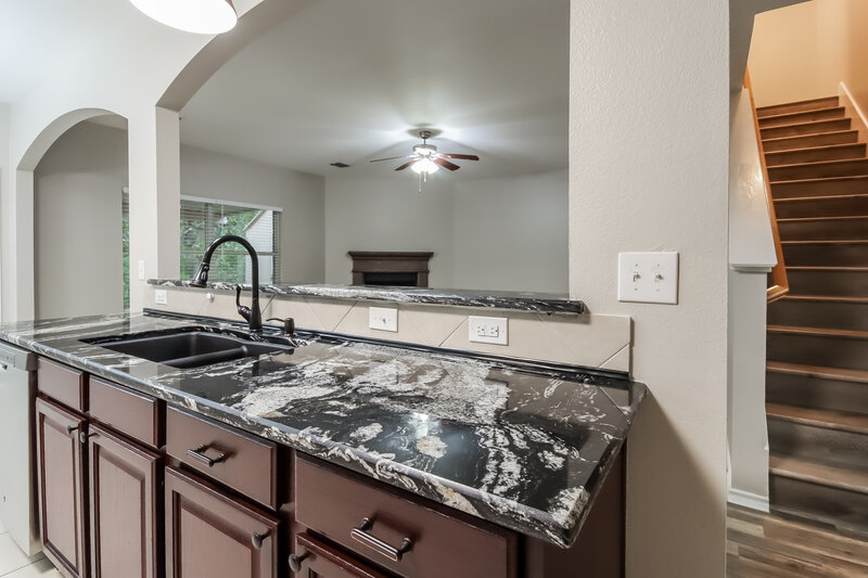 2,405/Mo, 119 Chamblin Dr Cedar Hill, TX 75104 Kitchen View