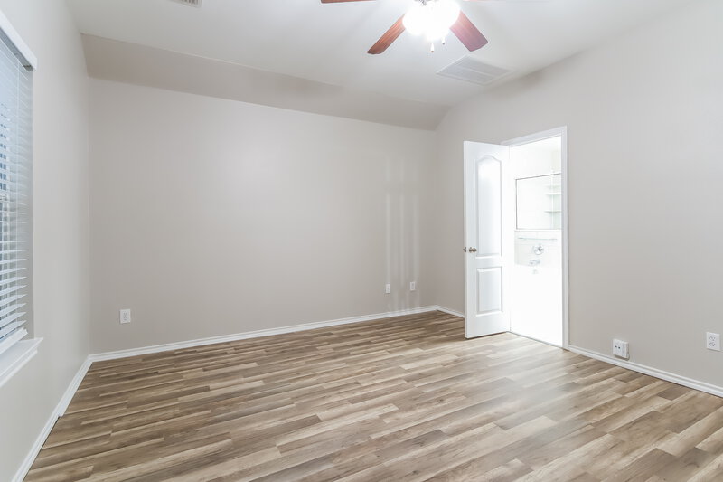 2,405/Mo, 119 Chamblin Dr Cedar Hill, TX 75104 Main Bedroom View