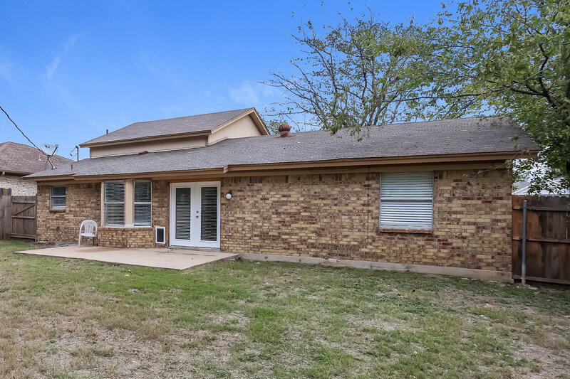 2,205/Mo, 6513 Hughes Dr Watauga, TX 76148 Rear View