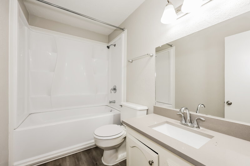 2,160/Mo, 3721 Whitefern Dr Fort Worth, TX 76137 Bathroom View