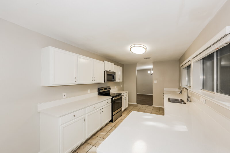 2,395/Mo, 6501 Willow Oak Ct Fort Worth, TX 76112 Kitchen View