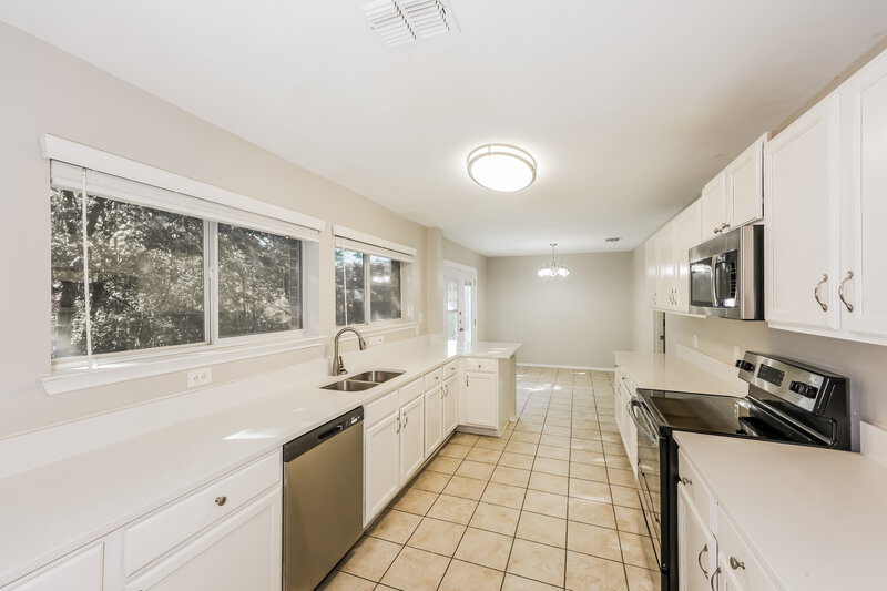 2,395/Mo, 6501 Willow Oak Ct Fort Worth, TX 76112 Kitchen View 2