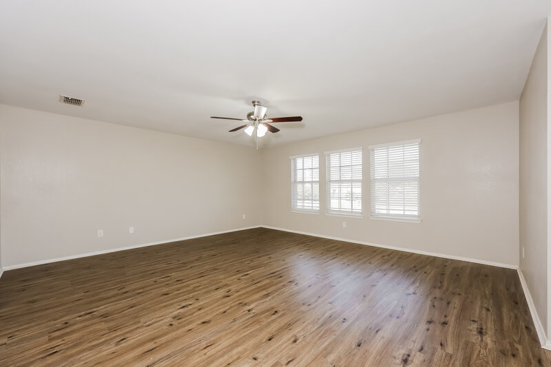 2,395/Mo, 6501 Willow Oak Ct Fort Worth, TX 76112 Main Bedroom View