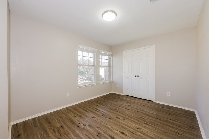 2,395/Mo, 6501 Willow Oak Ct Fort Worth, TX 76112 Bedroom View 2