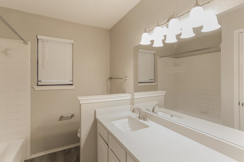 2,090/Mo, 1152 Parkhill Ave Saginaw, TX 76179 Bathroom View