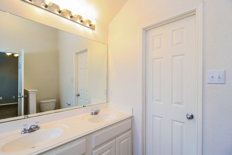 2,065/Mo, 1348 Barrel Run Haslet, TX 76052 Bathroom View 2