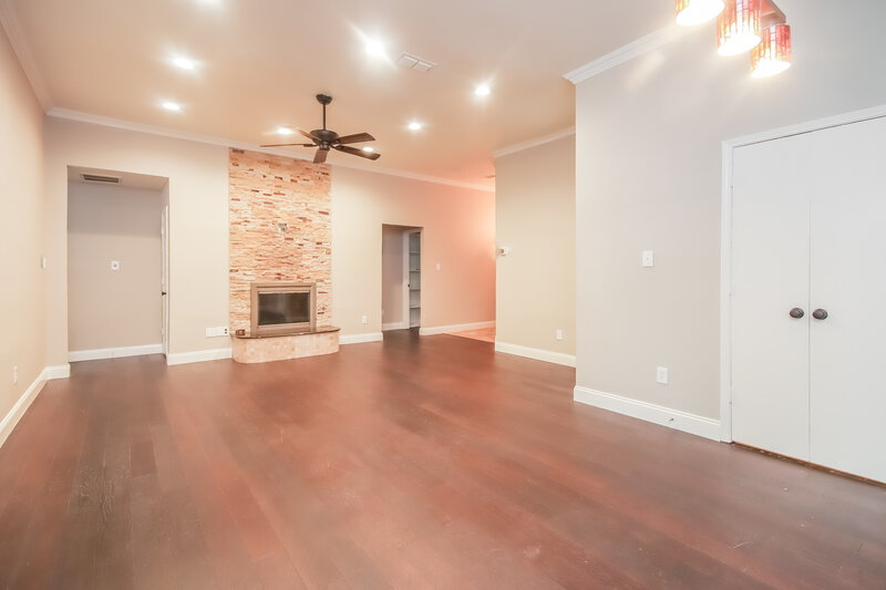 2,105/Mo, 10824 Deauville Cir N Fort Worth, TX 76108 Living Room View 4