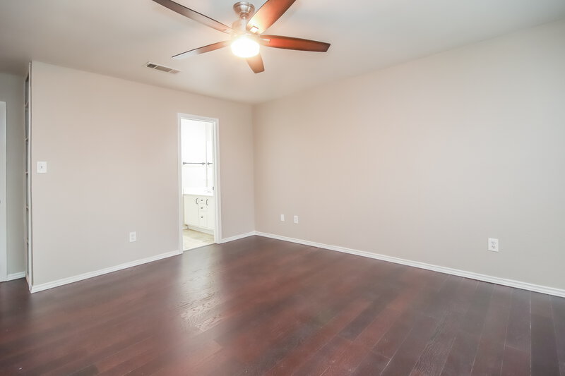 2,105/Mo, 10824 Deauville Cir N Fort Worth, TX 76108 Main Bedroom View