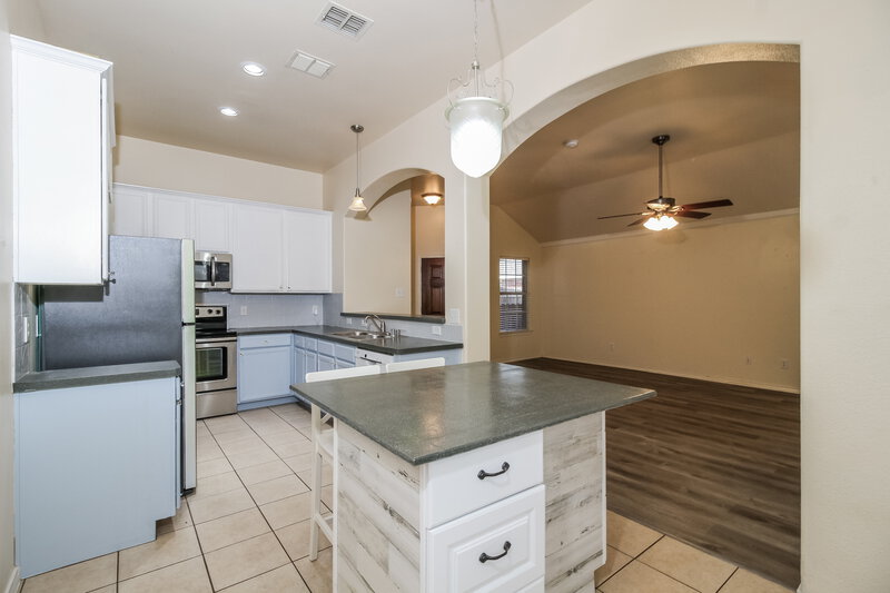 1,980/Mo, 3400 Beatriz Dr Denton, TX 76207 Dining Room View 3
