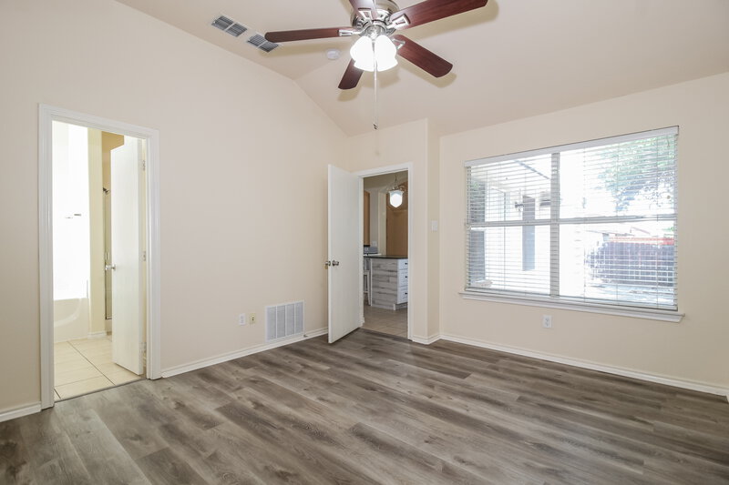 1,980/Mo, 3400 Beatriz Dr Denton, TX 76207 Main Bedroom View