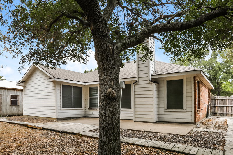 1,935/Mo, 3400 Beatriz Dr Denton, TX 76207 Rear View 2