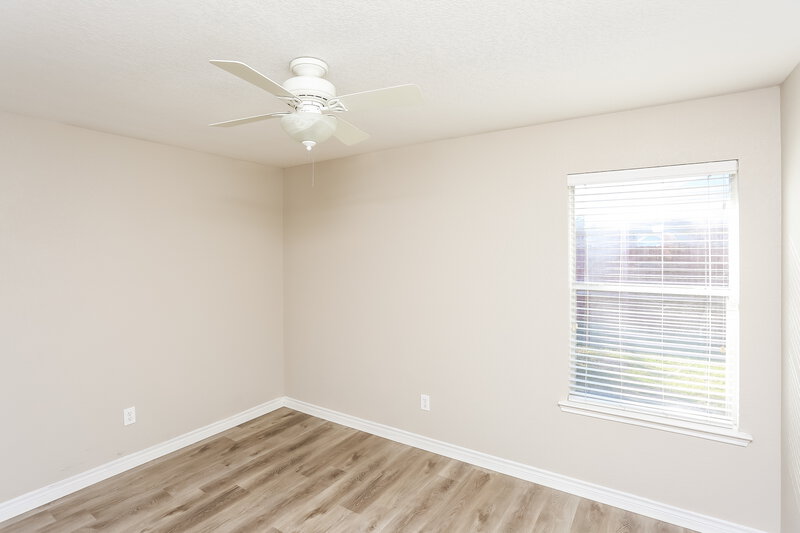 2,245/Mo, 613 Aeronca Dr Saginaw, TX 76179 Bedroom View 3