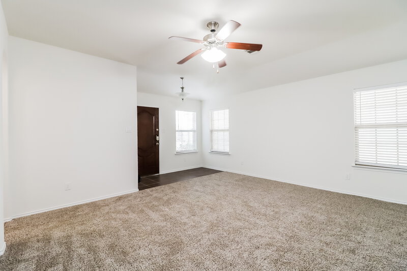 1,970/Mo, 1013 Sunderland Ln Fort Worth, TX 76134 Living Room View 2