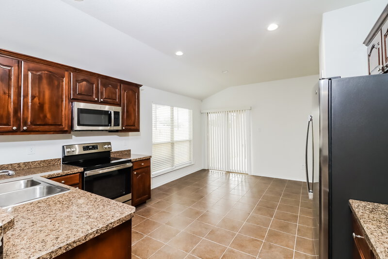 1,970/Mo, 1013 Sunderland Ln Fort Worth, TX 76134 Kitchen View
