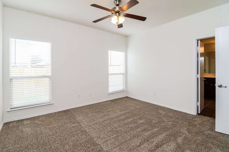 1,970/Mo, 1013 Sunderland Ln Fort Worth, TX 76134 Main Bedroom View