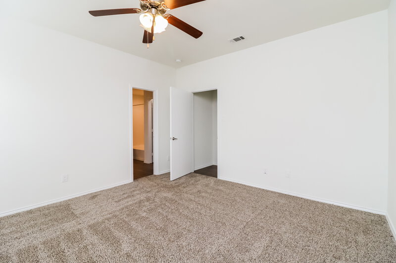 1,970/Mo, 1013 Sunderland Ln Fort Worth, TX 76134 Main Bedroom View 2