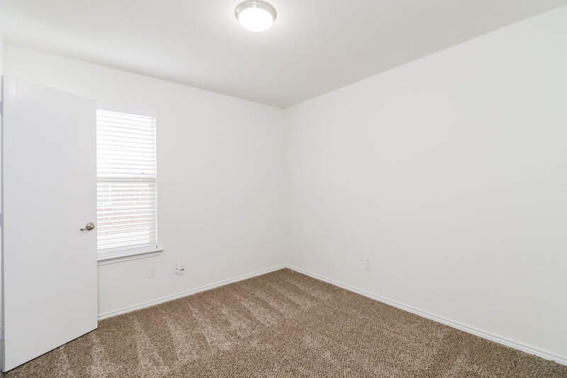 1,970/Mo, 1013 Sunderland Ln Fort Worth, TX 76134 Bedroom View 2