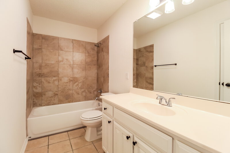 2,555/Mo, 8150 Jolie Dr Fort Worth, TX 76137 Bathroom View