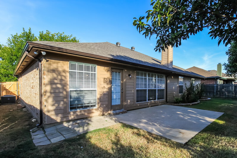 2,555/Mo, 8150 Jolie Dr Fort Worth, TX 76137 Rear View