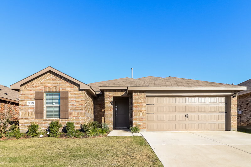 2,215/Mo, 10373 Fort Belknap Trl Crowley, TX 76036 External View