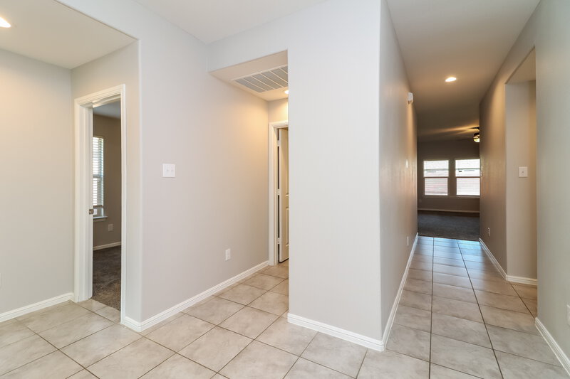 2,215/Mo, 10373 Fort Belknap Trl Crowley, TX 76036 Foyer View