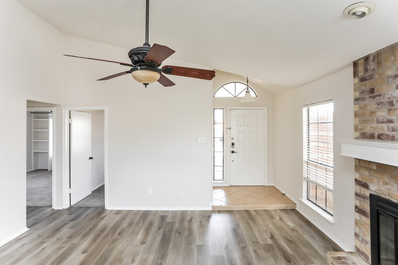 2,430/Mo, 1324 Cedar Ridge Dr Lewisville, TX 75067 Living Room View