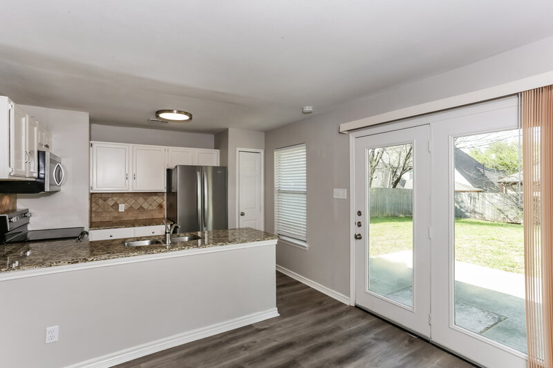 2,125/Mo, 6401 Springfield Dr Arlington, TX 76016 Kitchen View