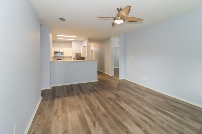 2,430/Mo, 916 Dunkirk Ln Arlington, TX 76017 Living Room View 2