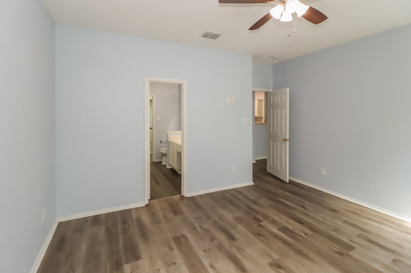 2,430/Mo, 916 Dunkirk Ln Arlington, TX 76017 Main Bedroom View