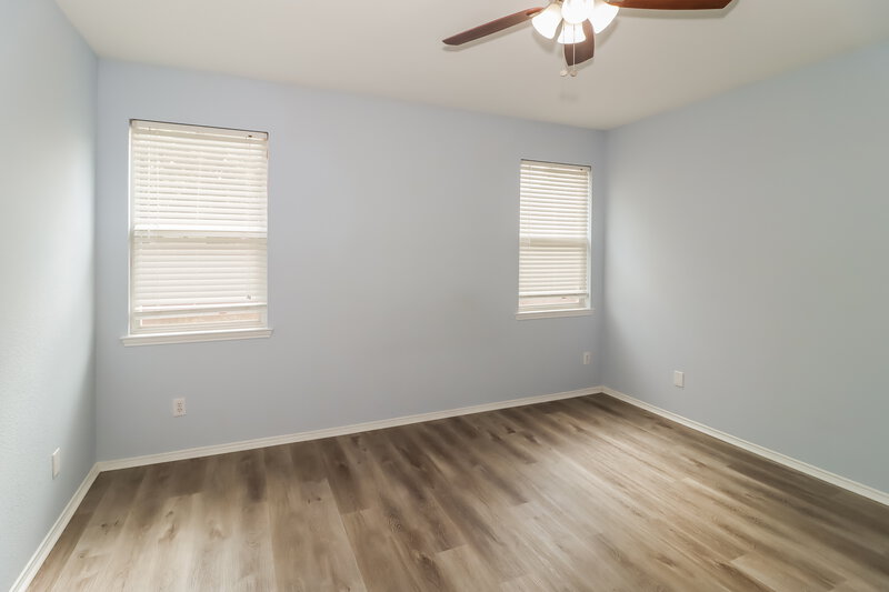 2,430/Mo, 916 Dunkirk Ln Arlington, TX 76017 Main Bedroom View 2