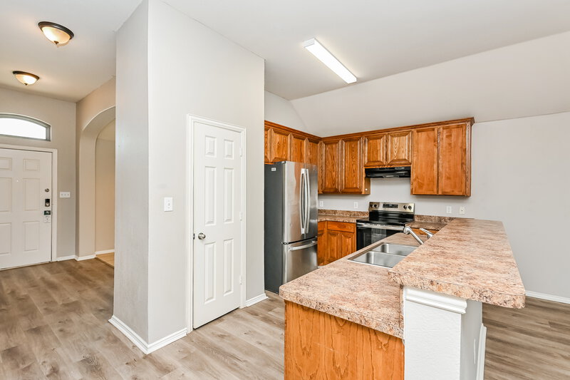 2,120/Mo, 9324 Cynthia Ct Fort Worth, TX 76140 Kitchen View