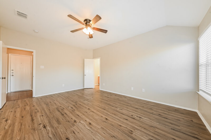 2,290/Mo, 210 Amherst Dr Forney, TX 75126 Main Bedroom View