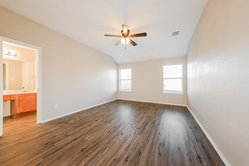 2,290/Mo, 210 Amherst Dr Forney, TX 75126 Main Bedroom View 2