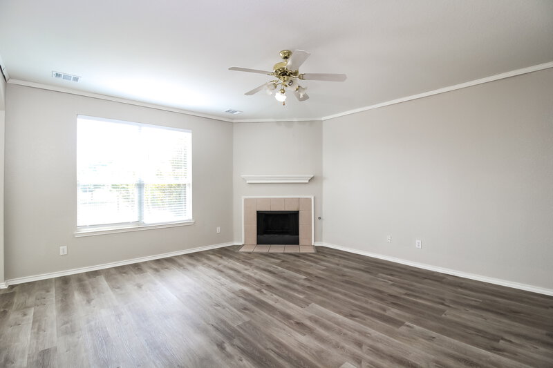 2,400/Mo, 11409 Gloriosa Dr Fort Worth, TX 76244 Living Room View 2