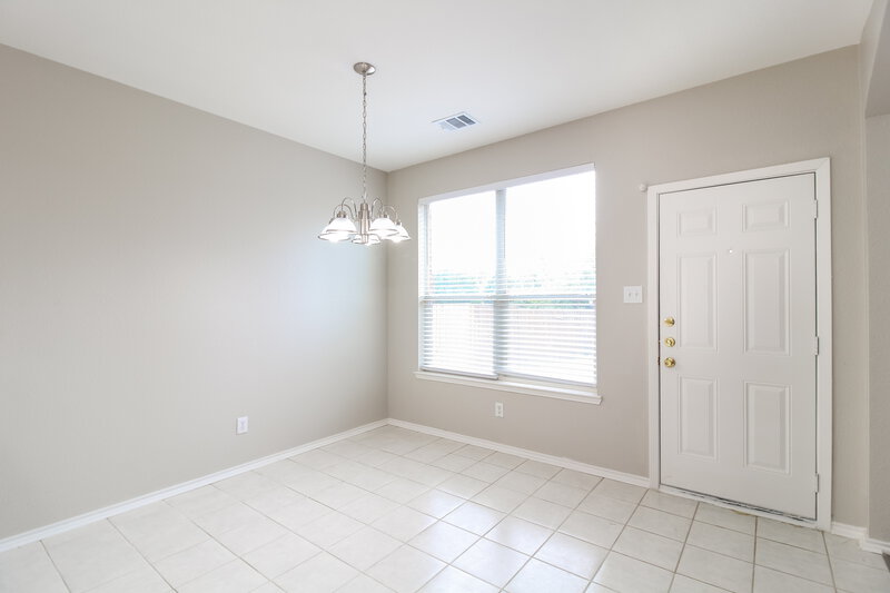 2,400/Mo, 11409 Gloriosa Dr Fort Worth, TX 76244 Dining Room View