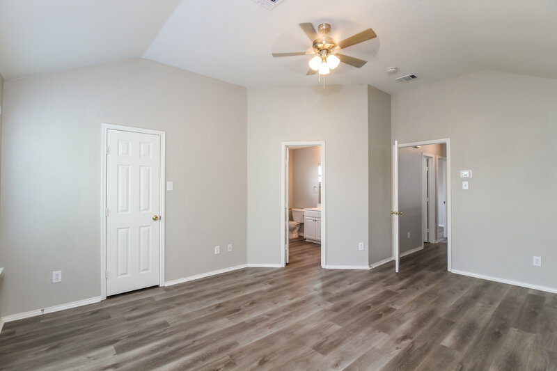 2,400/Mo, 11409 Gloriosa Dr Fort Worth, TX 76244 Main Bedroom View