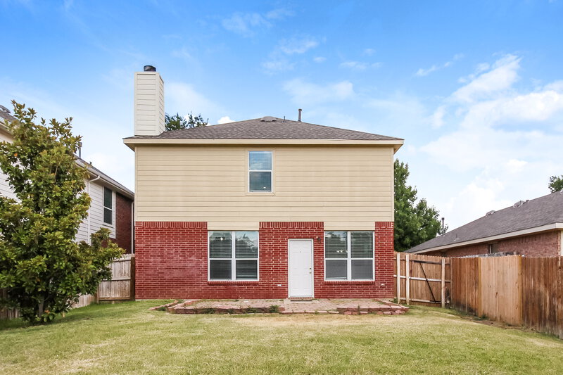 2,400/Mo, 11409 Gloriosa Dr Fort Worth, TX 76244 Rear View