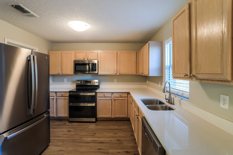 2,085/Mo, 16101 Hollyhill Ct Fort Worth, TX 76247 Kitchen View