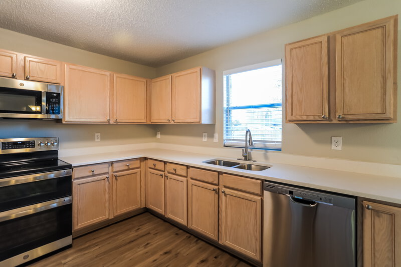 2,085/Mo, 16101 Hollyhill Ct Fort Worth, TX 76247 Kitchen View 2