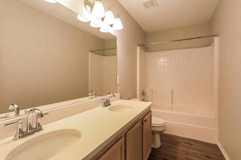 2,085/Mo, 16101 Hollyhill Ct Fort Worth, TX 76247 Bathroom View