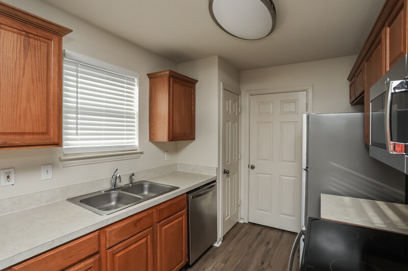 2,460/Mo, 1917 Sail Fish Dr Mansfield, TX 76063 Kitchen View 2