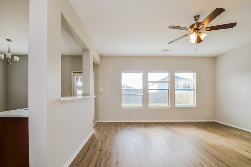 2,395/Mo, 2025 Hanakoa Falls Dr Anna, TX 75409 Living Room View