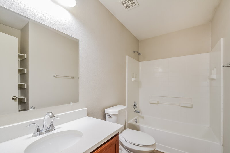 2,395/Mo, 2025 Hanakoa Falls Dr Anna, TX 75409 Bathroom View