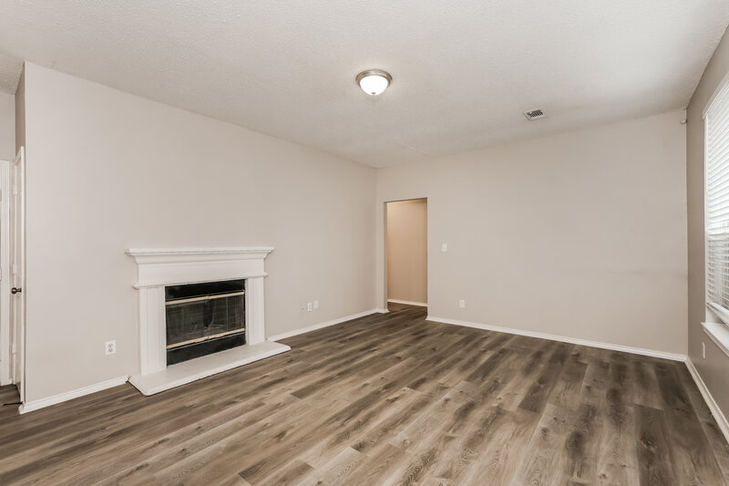 1,880/Mo, 2413 Wildwood Ln Denton, TX 76210 Living Room View