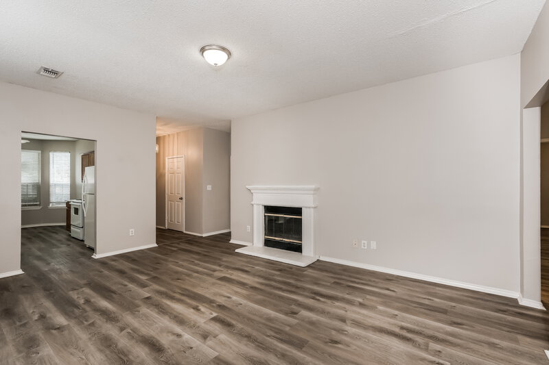1,880/Mo, 2413 Wildwood Ln Denton, TX 76210 Living Room View 2