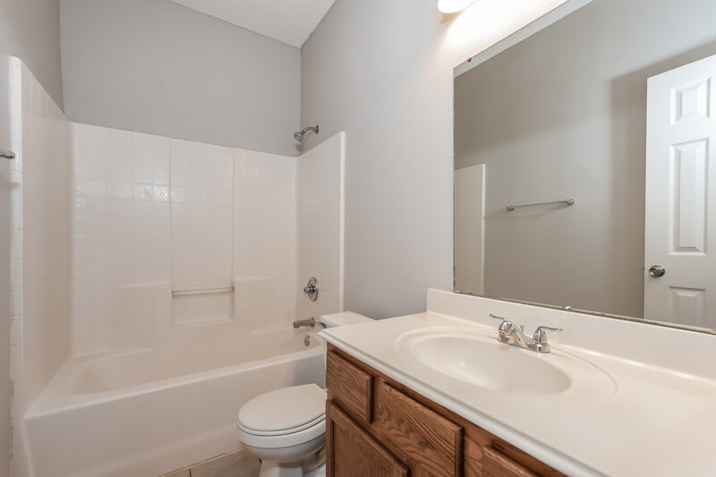 1,880/Mo, 2413 Wildwood Ln Denton, TX 76210 Bathroom View