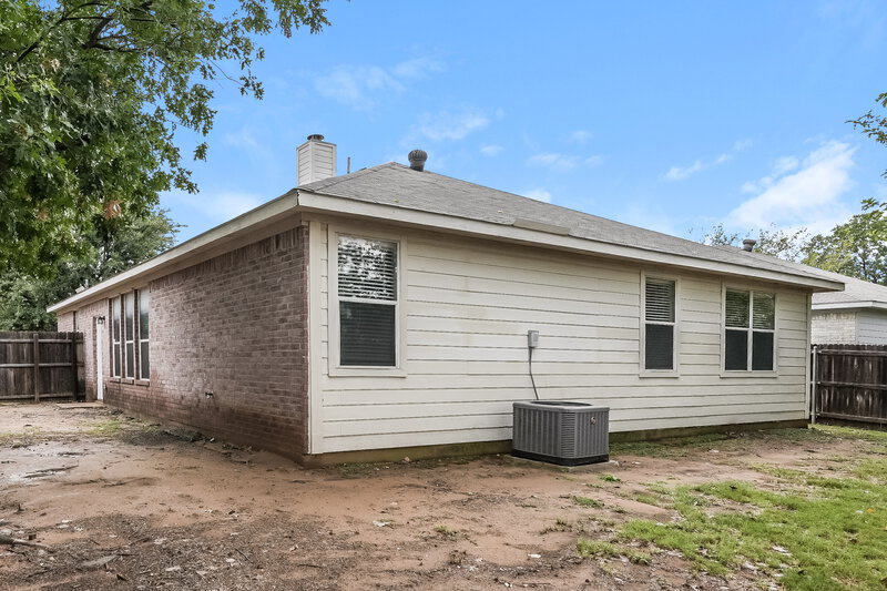 1,880/Mo, 2413 Wildwood Ln Denton, TX 76210 Rear View 2